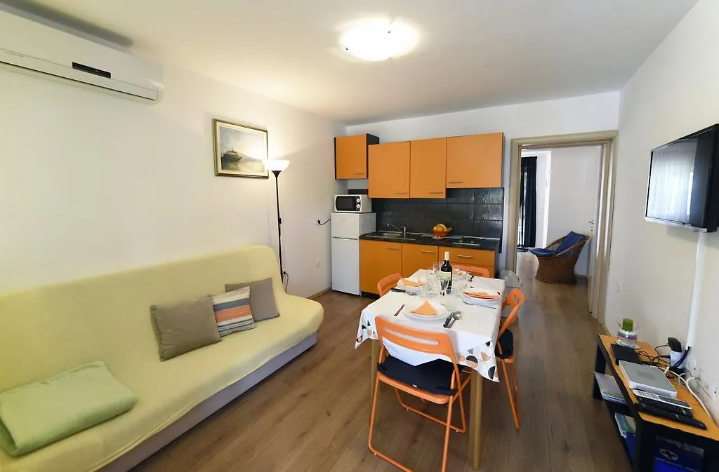 Apartments Rudy Jadranovo 0*,  Croatia