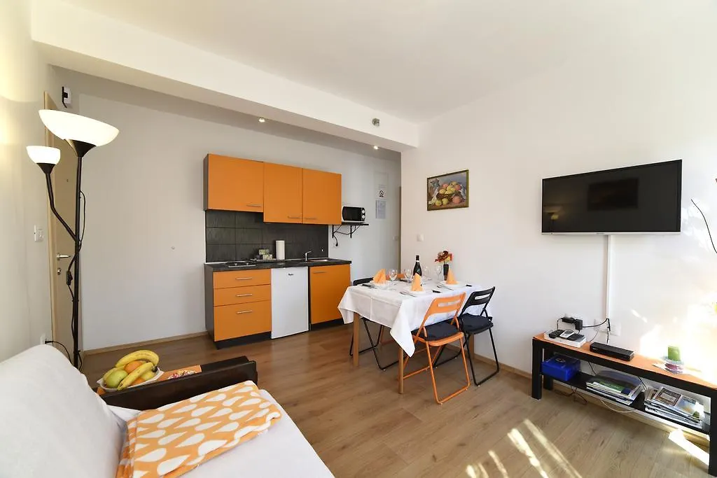 Apartments Rudy Jadranovo 0*,